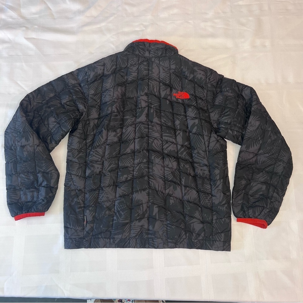 Youth The North Face Black & Orange lightweight jacket - Picture 5 of 7